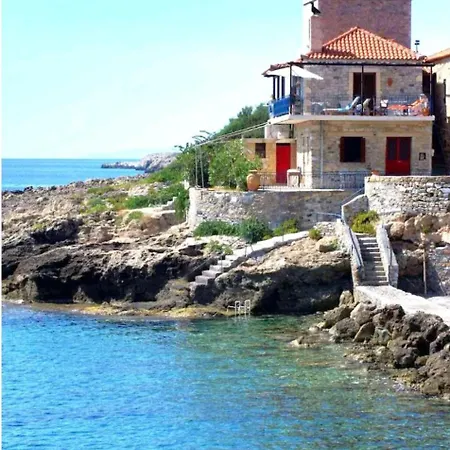 Hébergement de vacances Wheelhouse Trachila Mani *